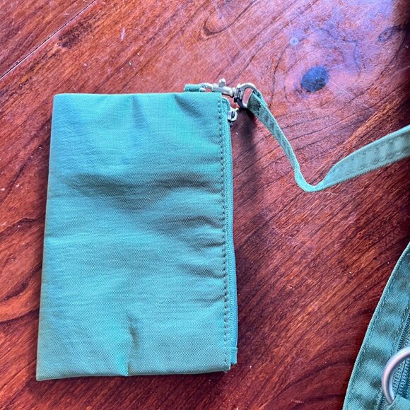 Baggallini Excursion‎ Sling Green Pacsafe Anti-Theft Crossbody Backpack - Picture 6 of 7